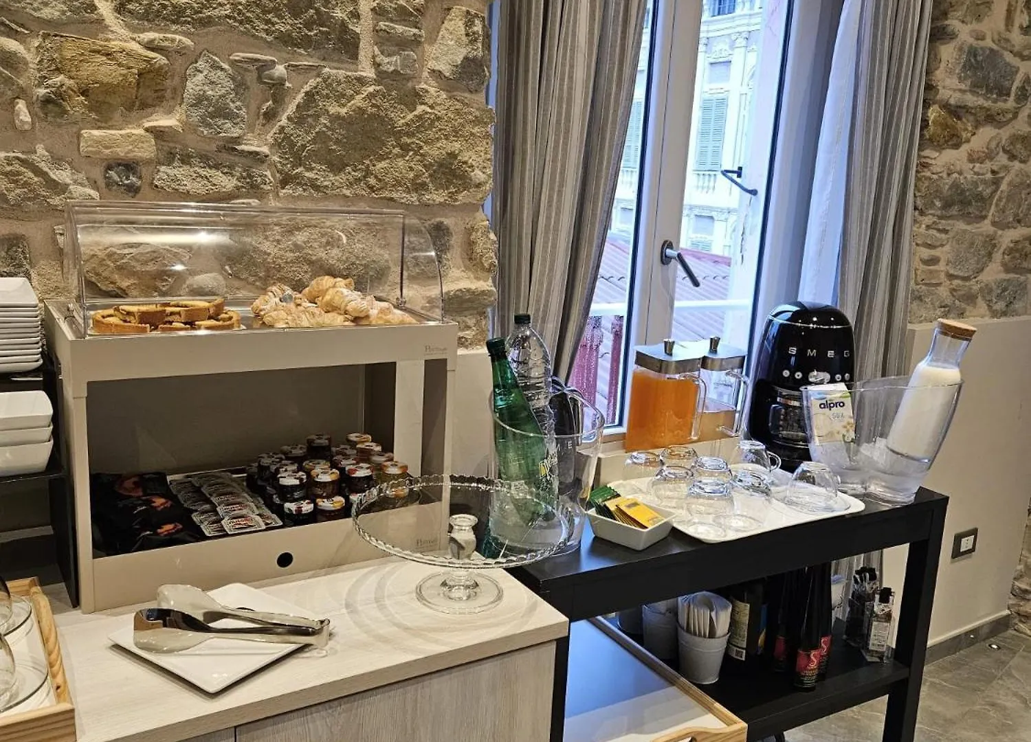 Prima Fila Premium Guest House Sanremo 0*,